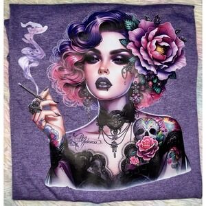 Women's Graphic Tshirt Beautiful MEDIUM New